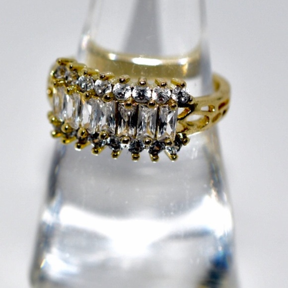 Yellow Gold Sapphire Ring! - Picture 6 of 12